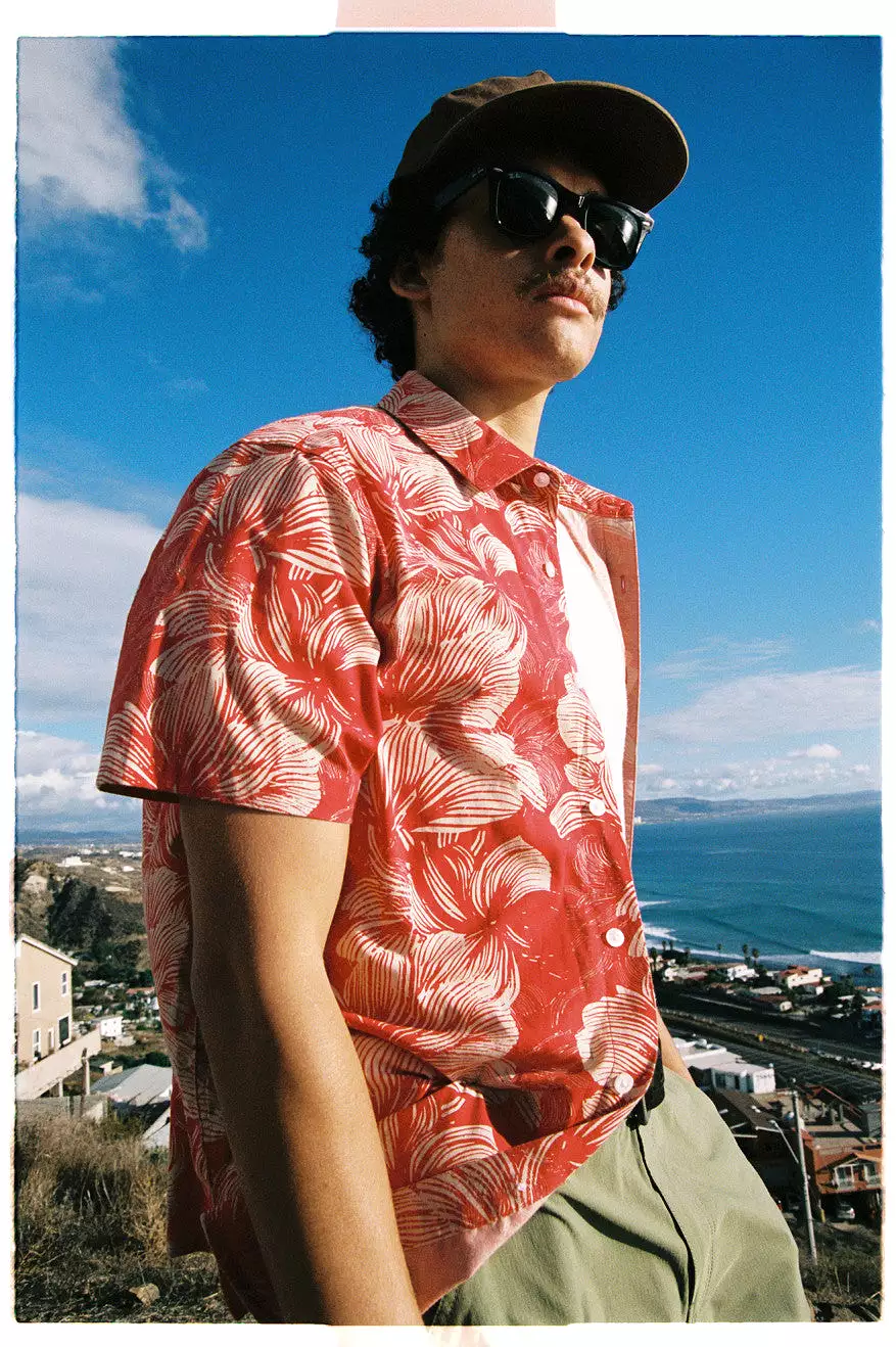 Charter Print S/S Woven Shirt - Casa Red/Oatmilk Floral