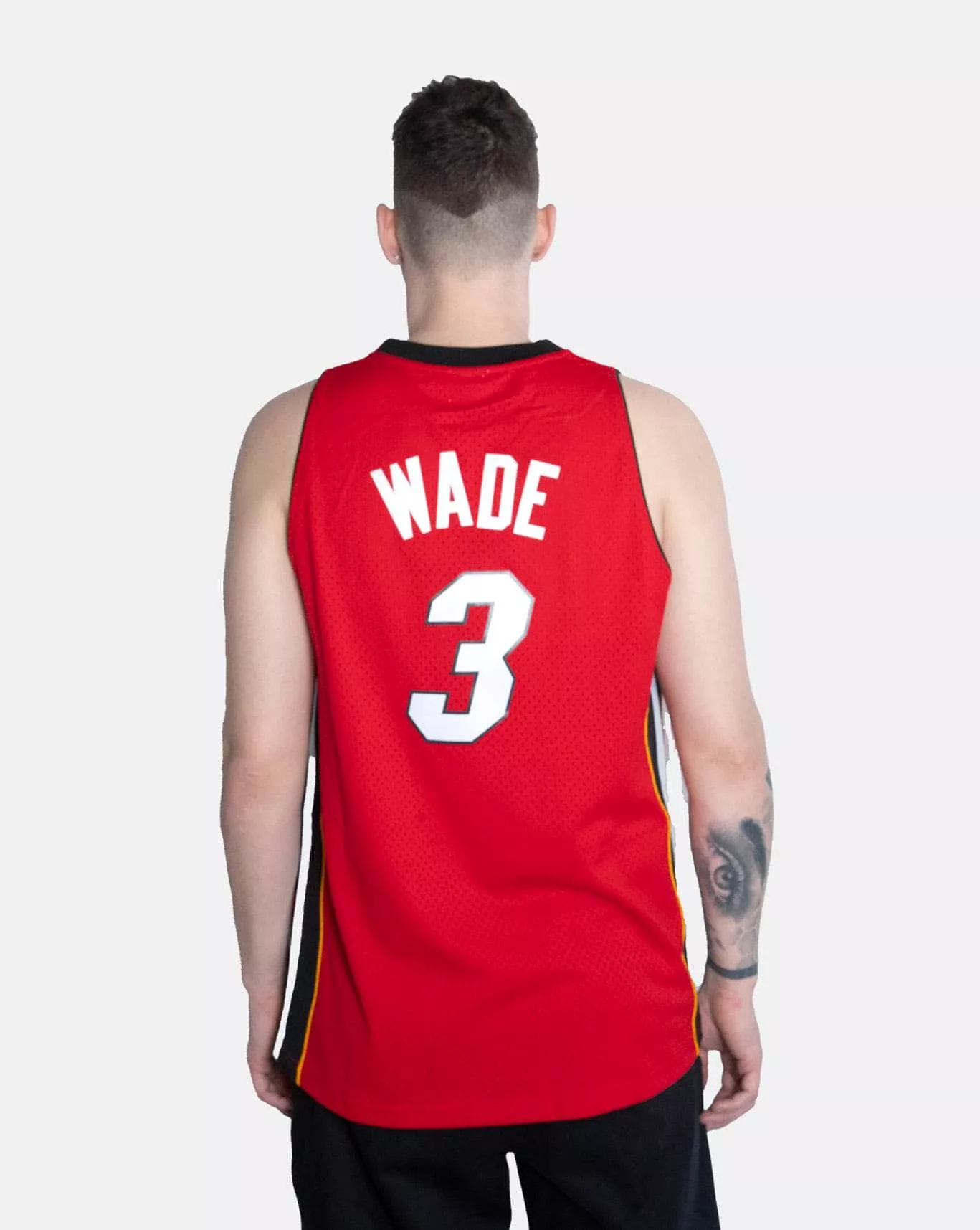 mitchell and ness heat wade 05-06 swingman jersey