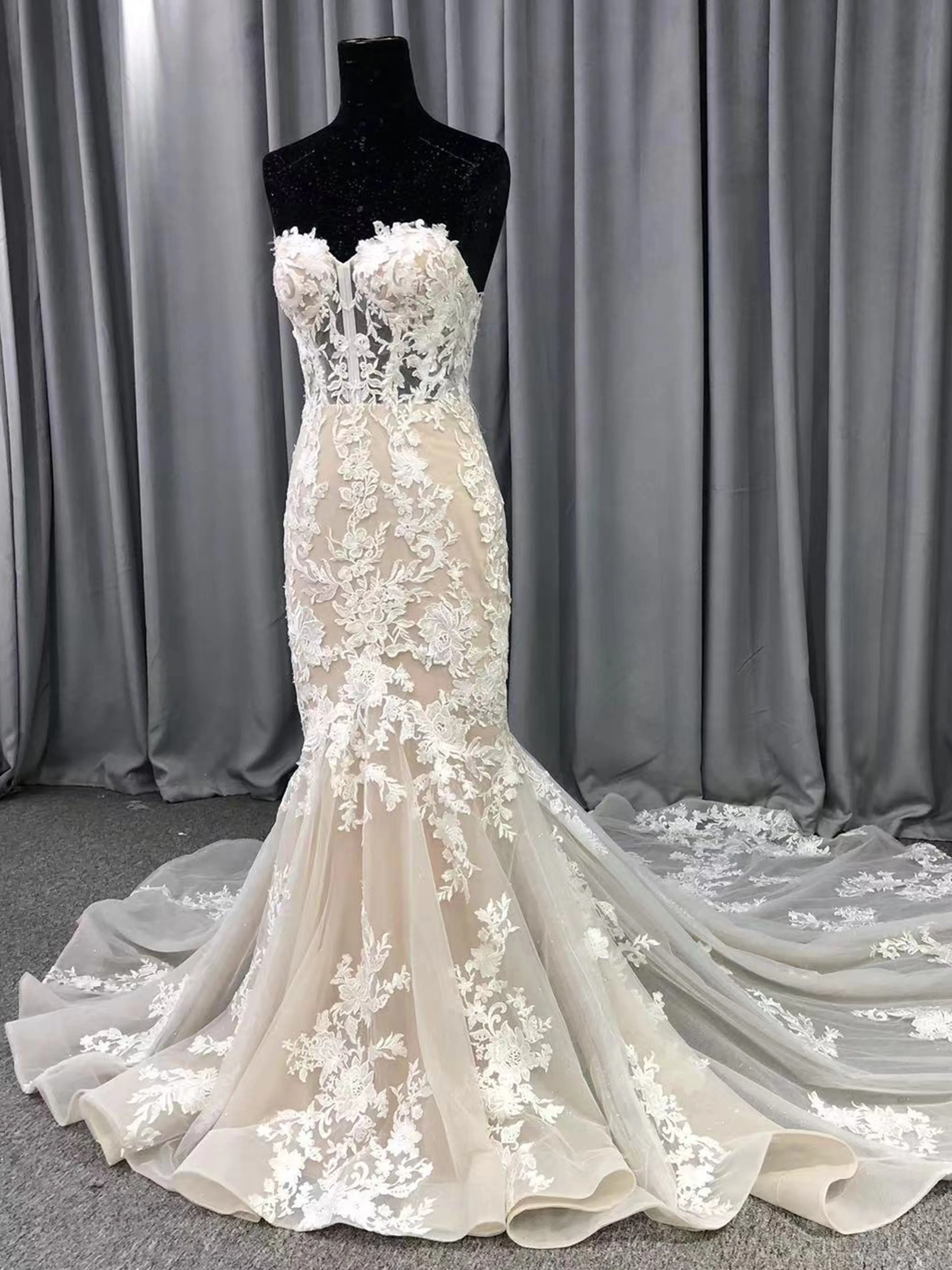 Sirène Col cœur Dentelle Tulle Robe de Marié avec Traîne de Balayage