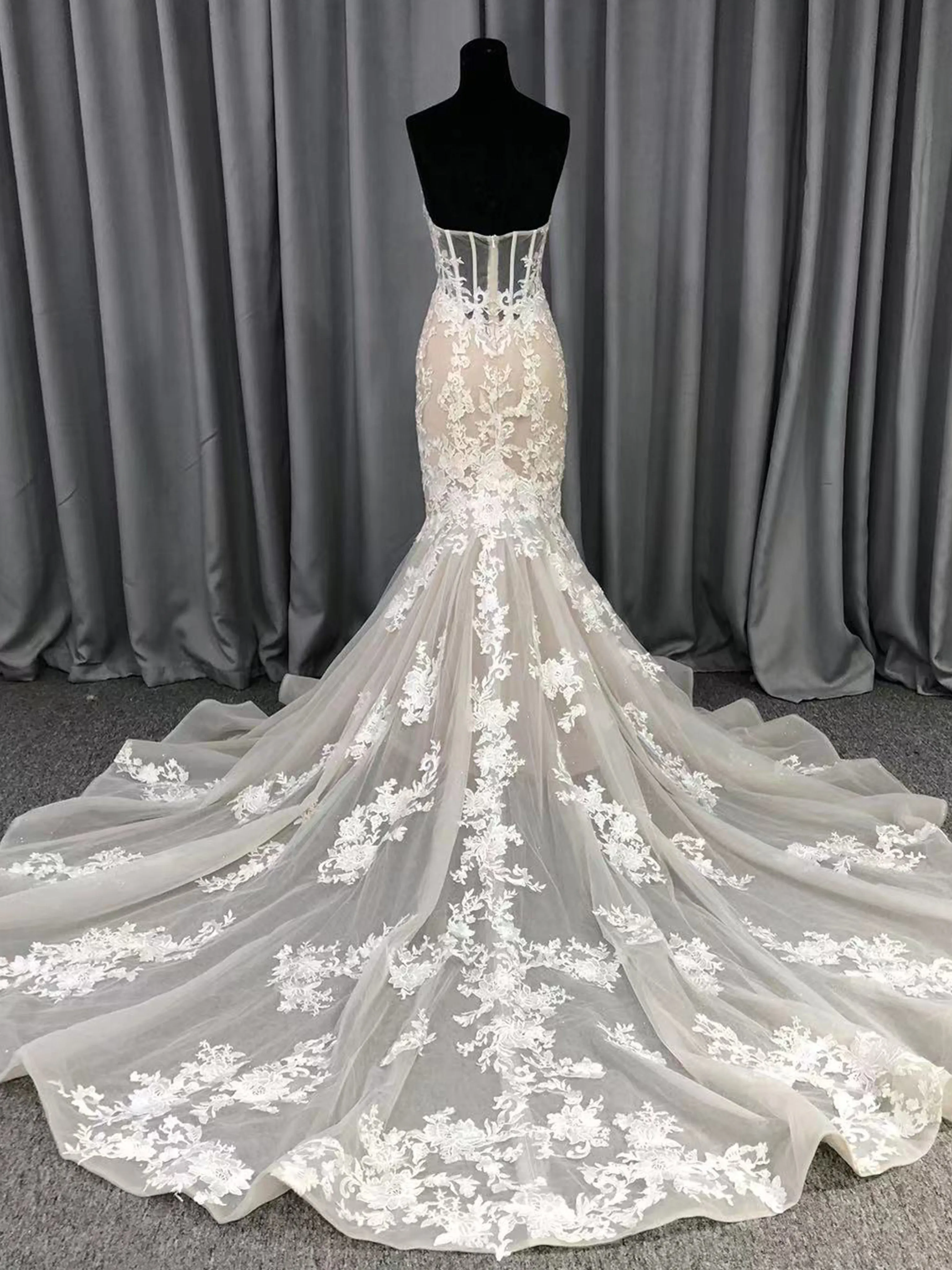 Sirène Col cœur Dentelle Tulle Robe de Marié avec Traîne de Balayage