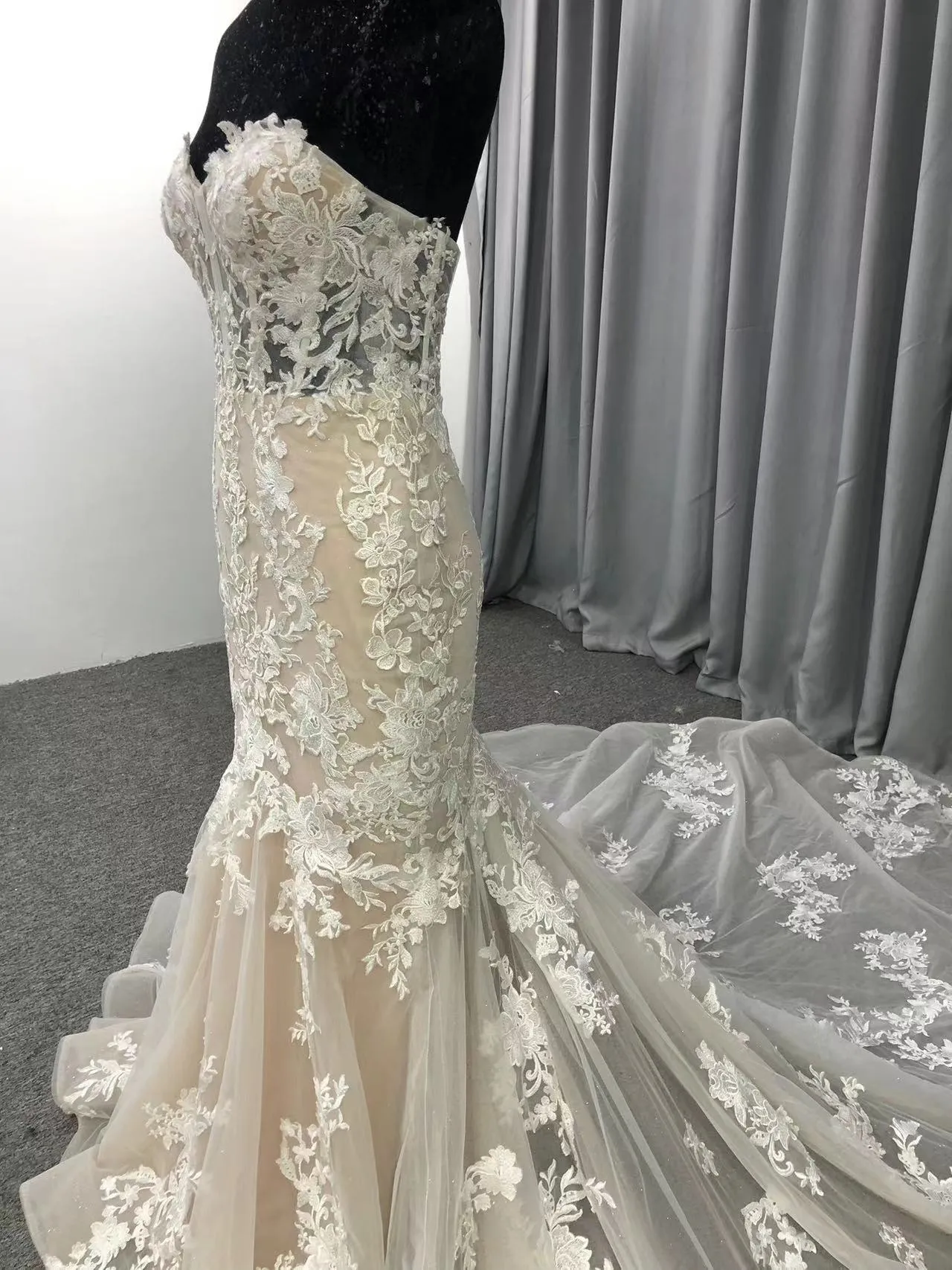 Sirène Col cœur Dentelle Tulle Robe de Marié avec Traîne de Balayage