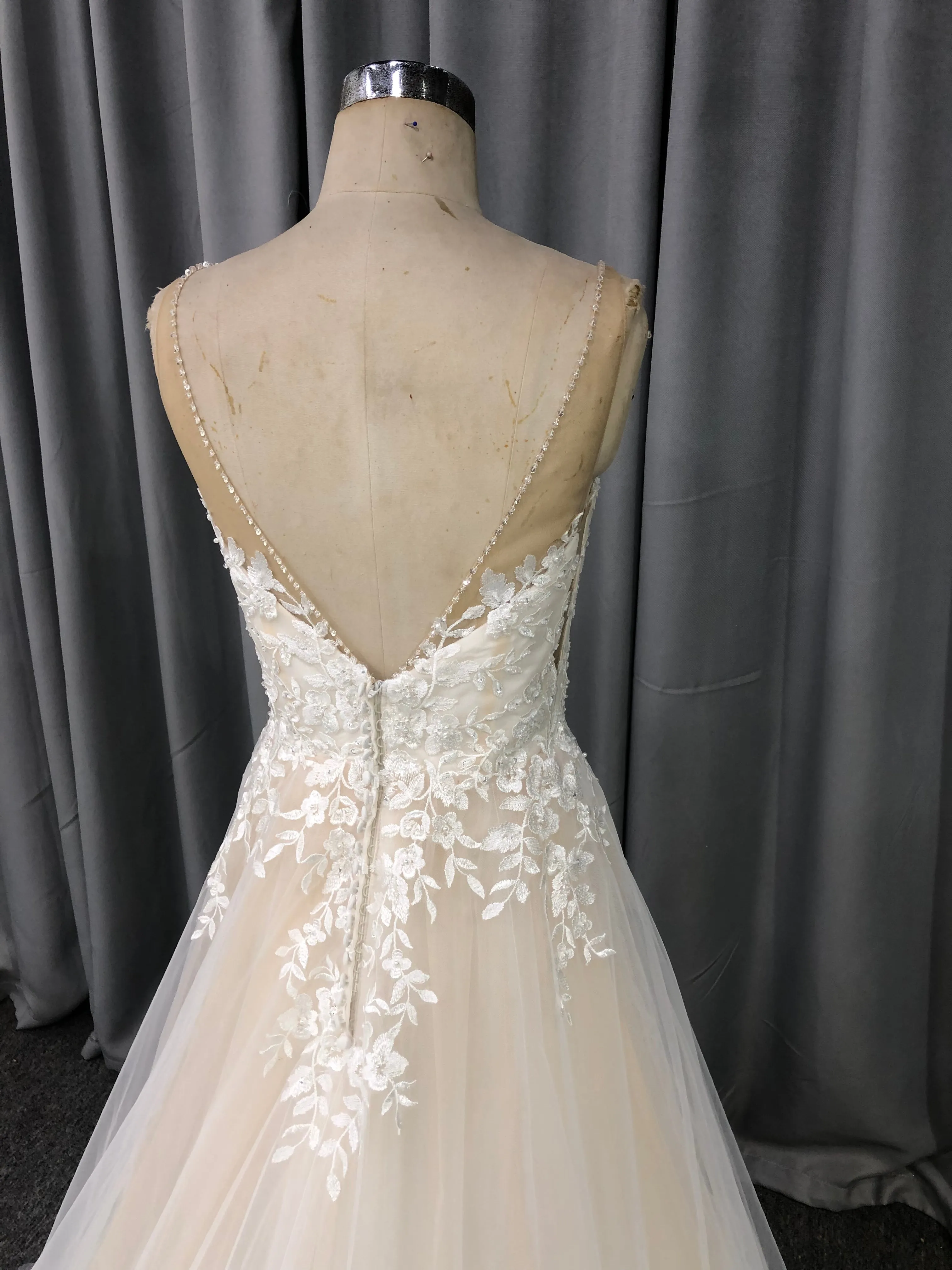 Trapèzes Col V Accueil Froid Robes de Mariée en Dentelle et Tulle